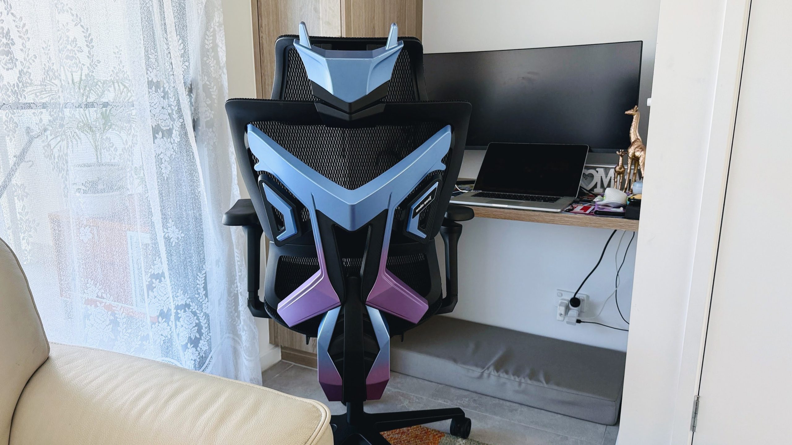 Andaseat X-Air Proメッシュゲームチェアレビュー：見事ですがイライラする