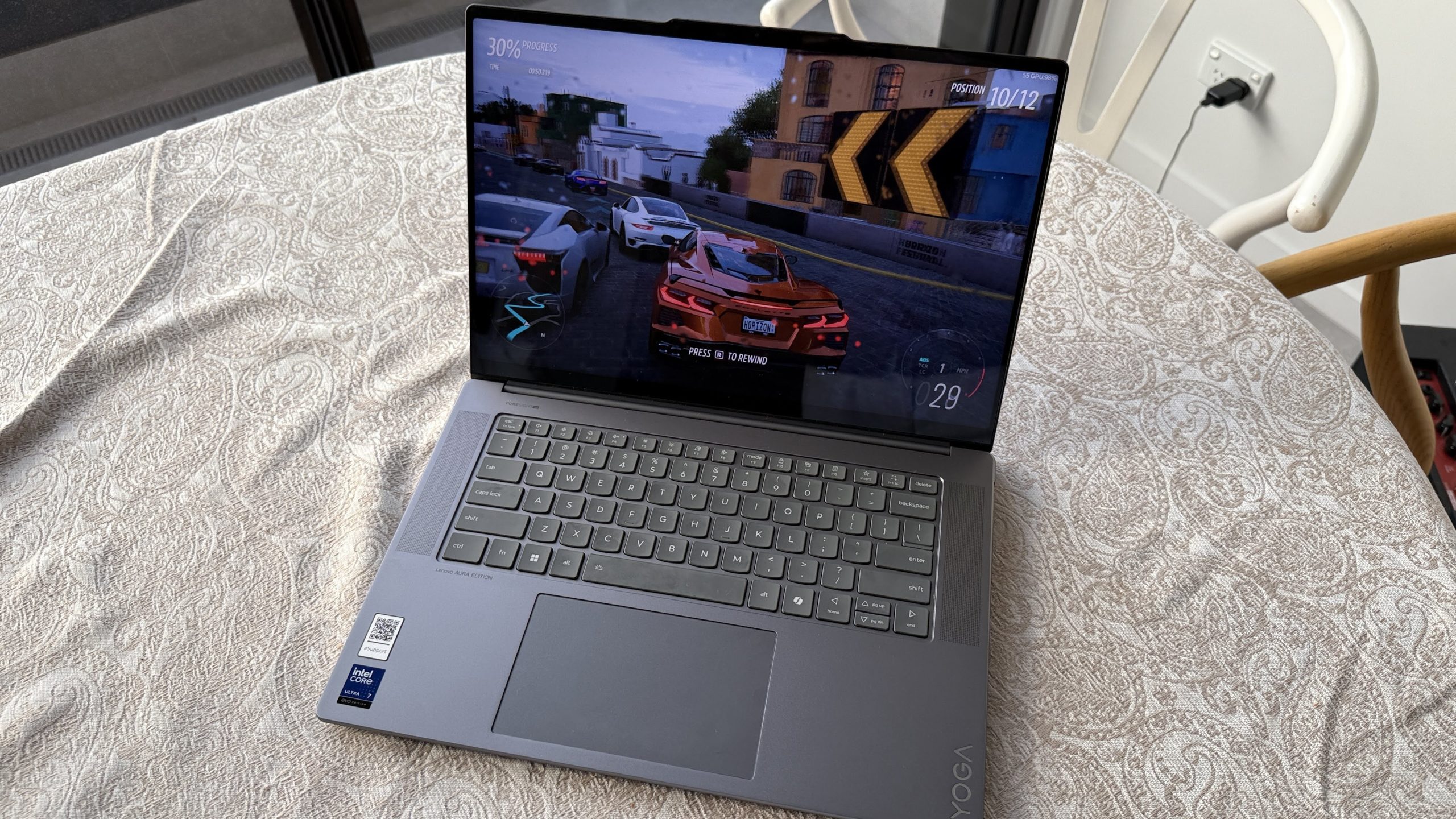 Lenovo Yoga Slim 7i Gen 9 Aura Editionレビュー：償還