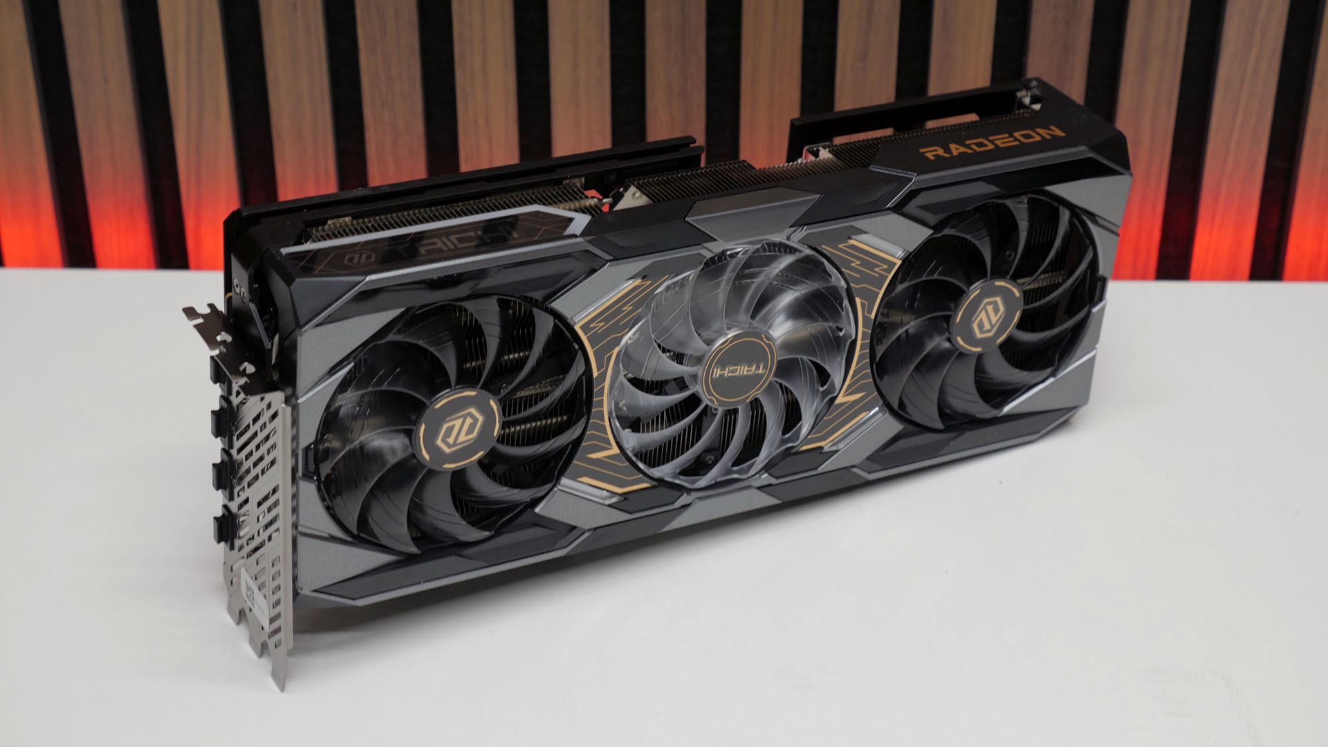 AMD Radeon RX 9070 XTレビュー：この新しいGPUはRTX 5070を水から吹き飛ばします